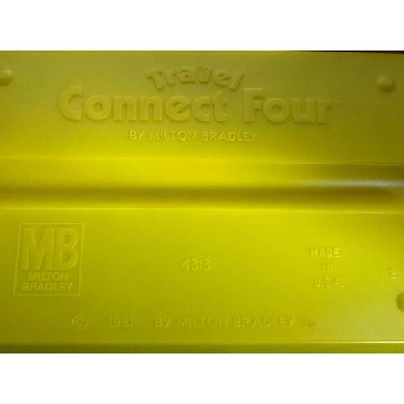 Vintage Travel Connect Four Game Pocket Size - Picture 8 of 9